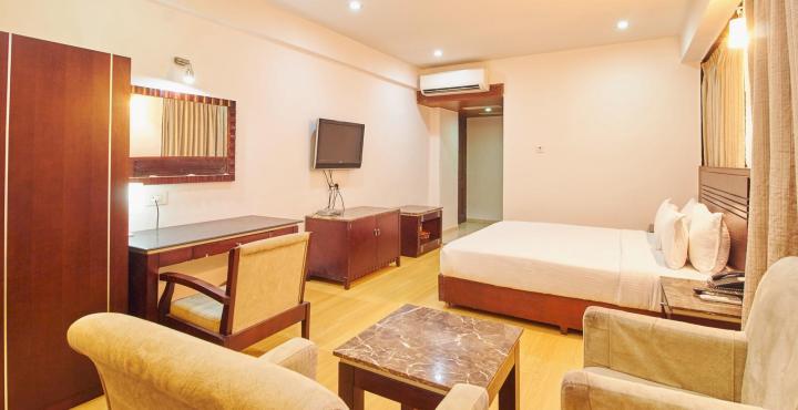 Treebo Trend Hotel Parker 아흐메다바드 외부 사진