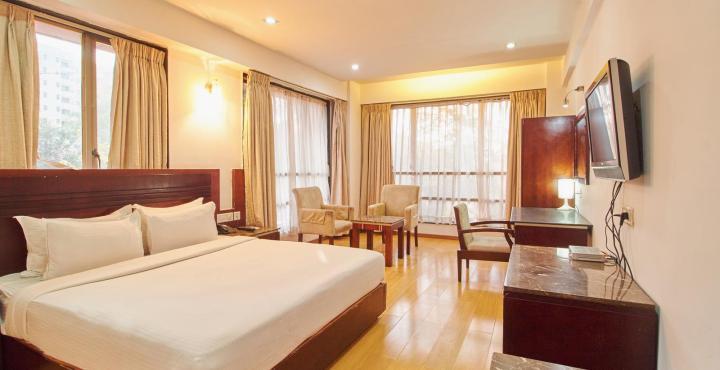 Treebo Trend Hotel Parker 아흐메다바드 외부 사진