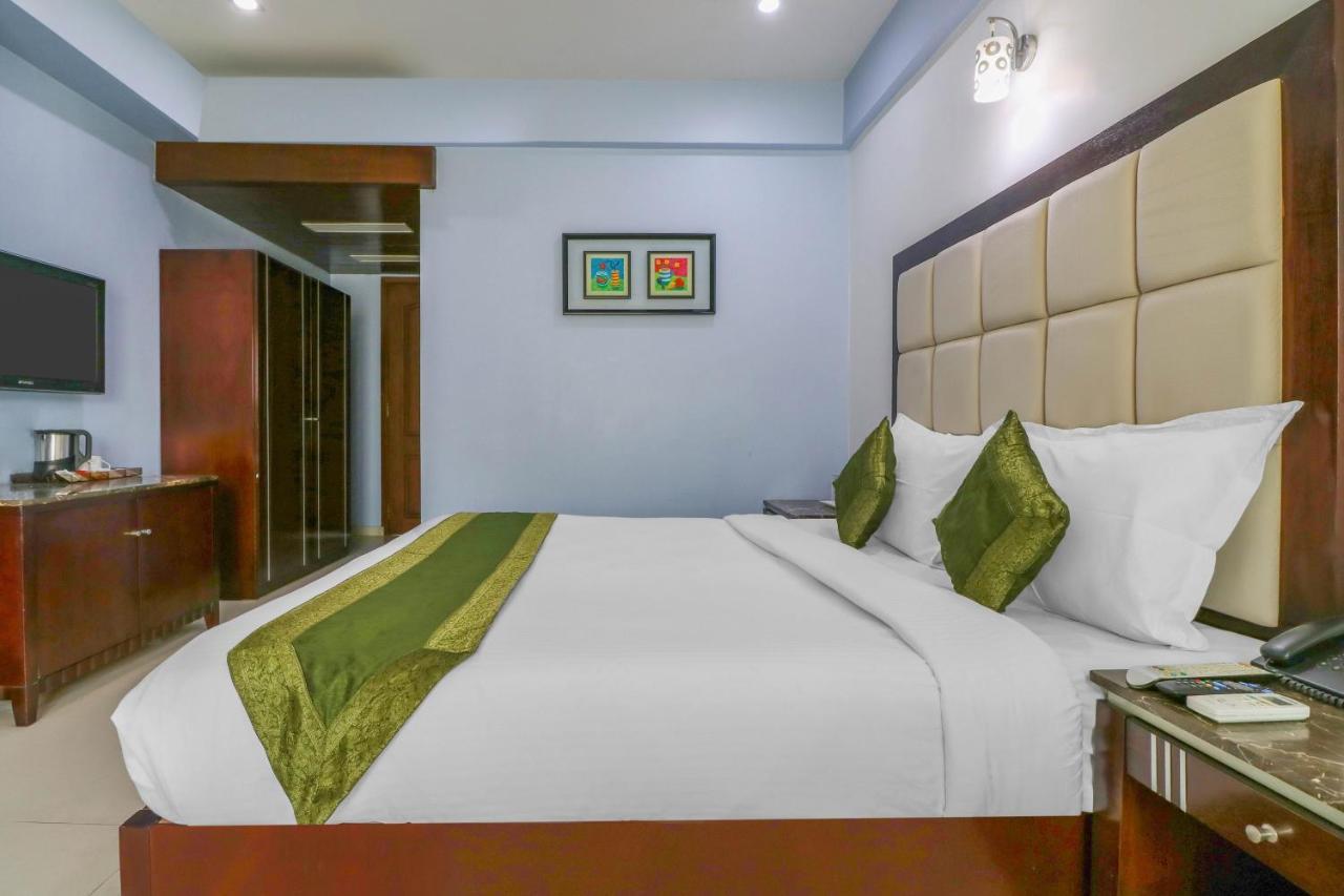 Treebo Trend Hotel Parker 아흐메다바드 외부 사진