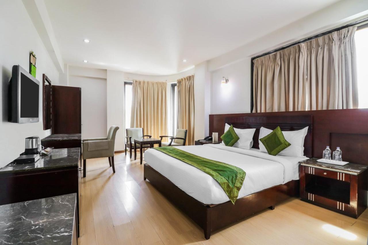 Treebo Trend Hotel Parker 아흐메다바드 외부 사진