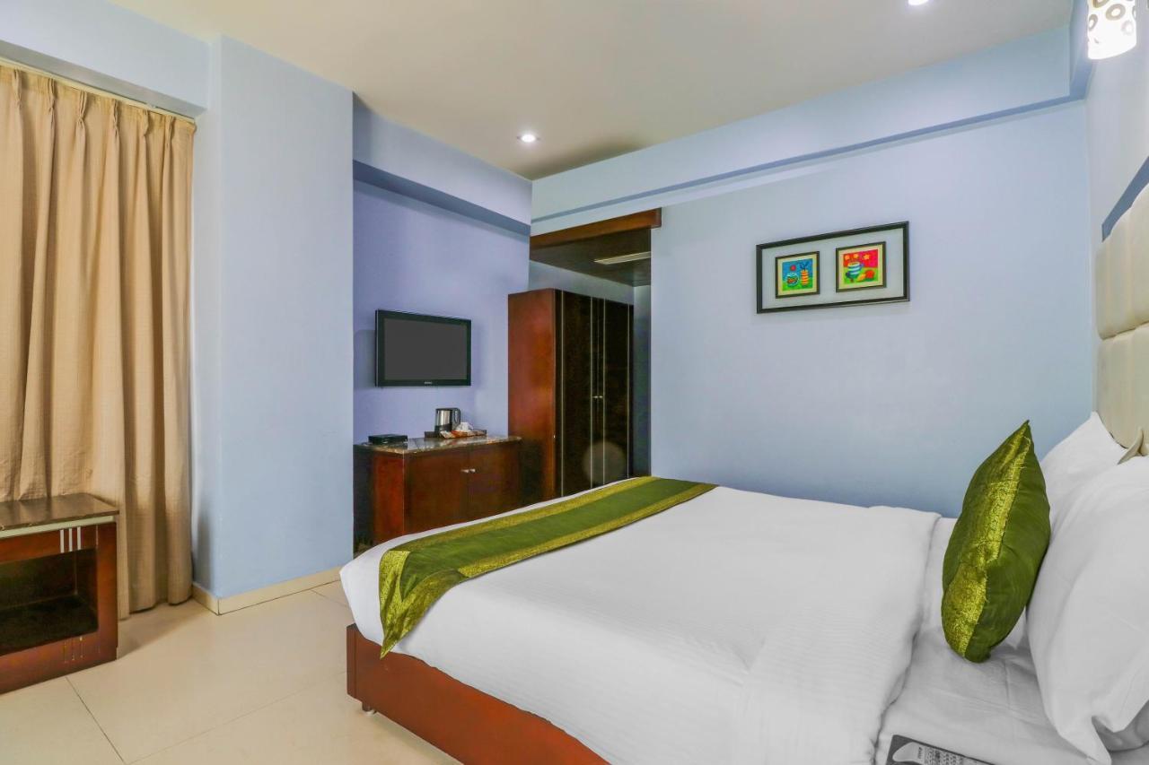 Treebo Trend Hotel Parker 아흐메다바드 외부 사진