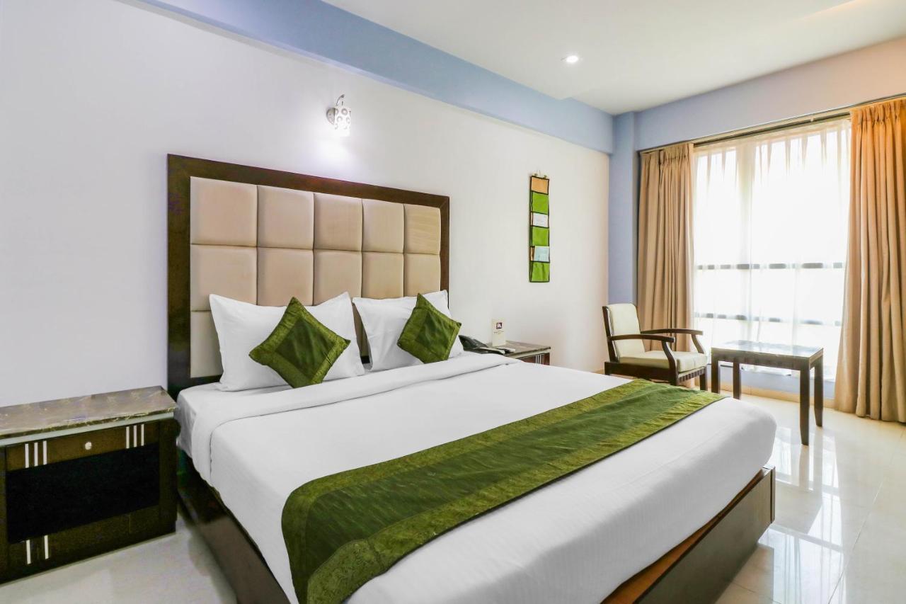 Treebo Trend Hotel Parker 아흐메다바드 외부 사진
