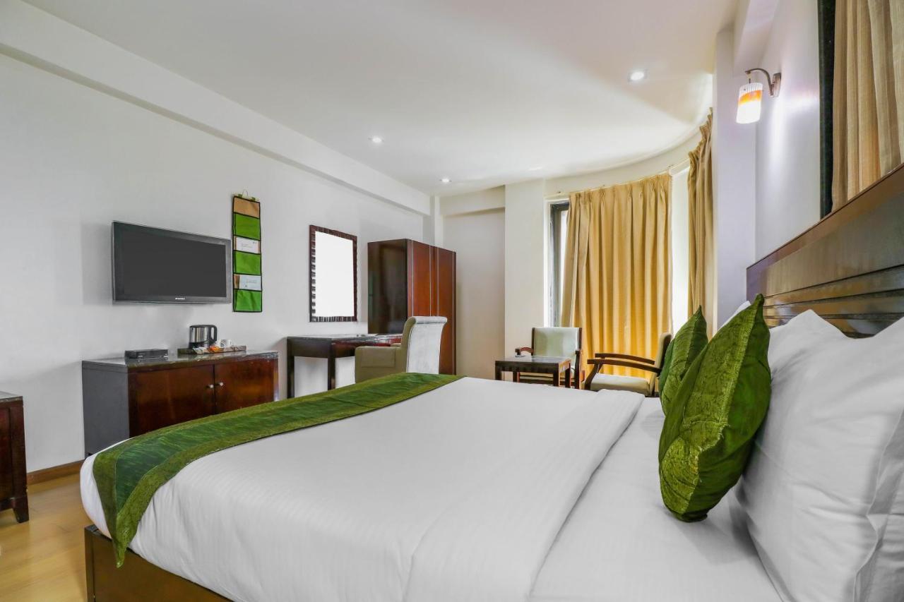 Treebo Trend Hotel Parker 아흐메다바드 외부 사진