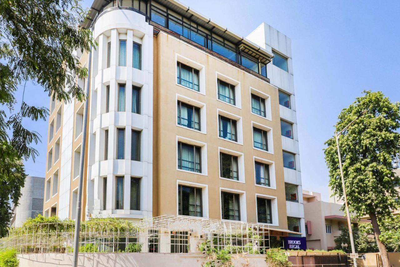 Treebo Trend Hotel Parker 아흐메다바드 외부 사진
