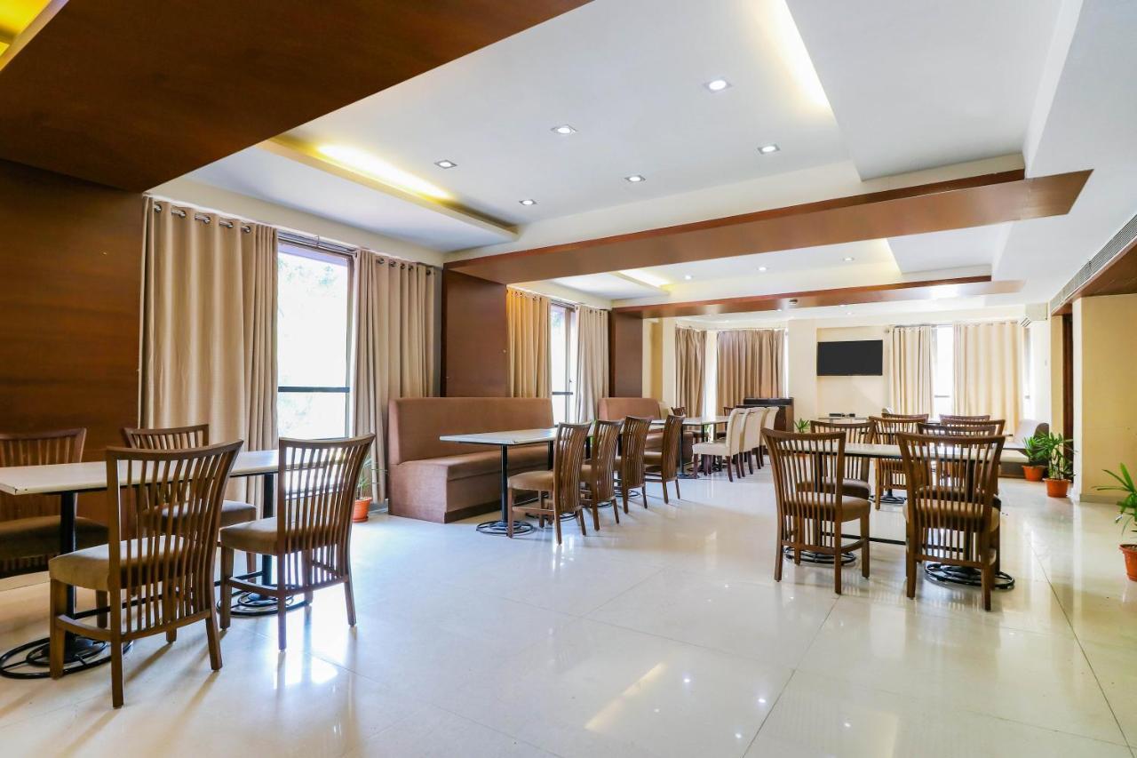 Treebo Trend Hotel Parker 아흐메다바드 외부 사진