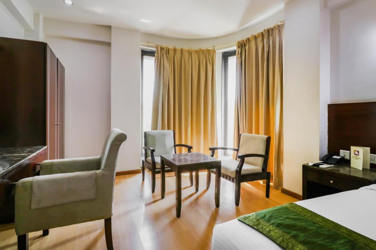 Treebo Trend Hotel Parker 아흐메다바드 외부 사진